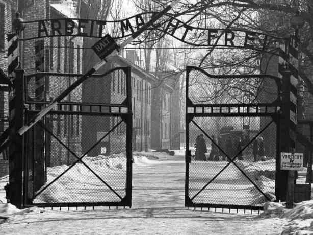 ControversialTourismDestinations_X_Auschwitz